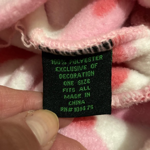 John Deere Pink Camouflage Hat and Scarf Set - Picture 5 of 6